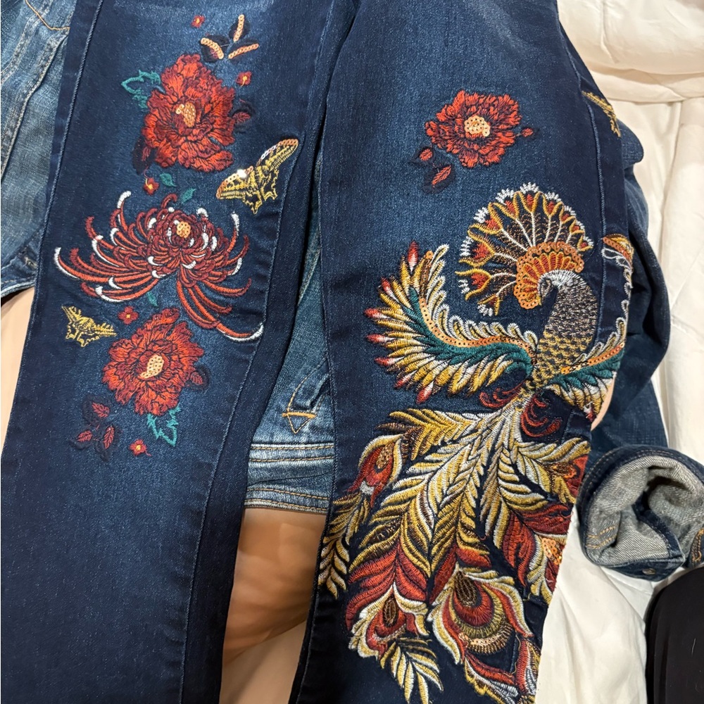 Diane Gilman Blue Skinny Jeans with Floral Embroidery 2P - Picture 5 of 7